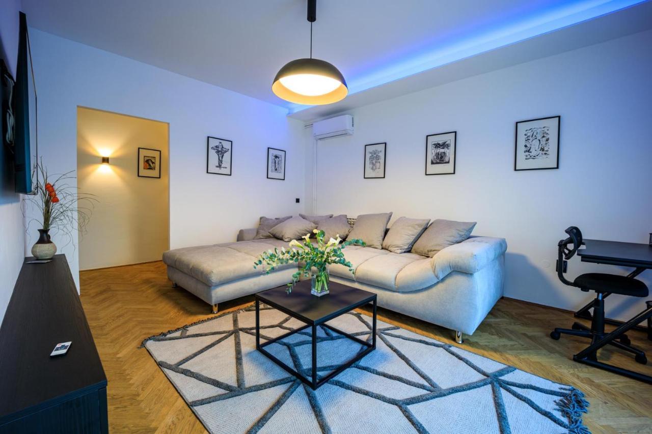 Villa Aljmaš Eksteriør bilde